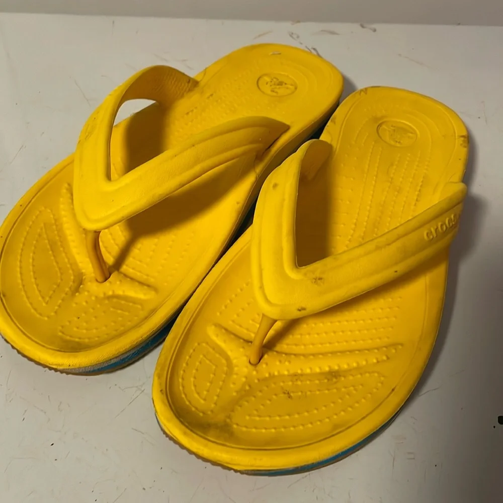 Crocs Retro Wedge Flip Flop Thong Sandal Yellow/Blue W 9/M 7 Unisex